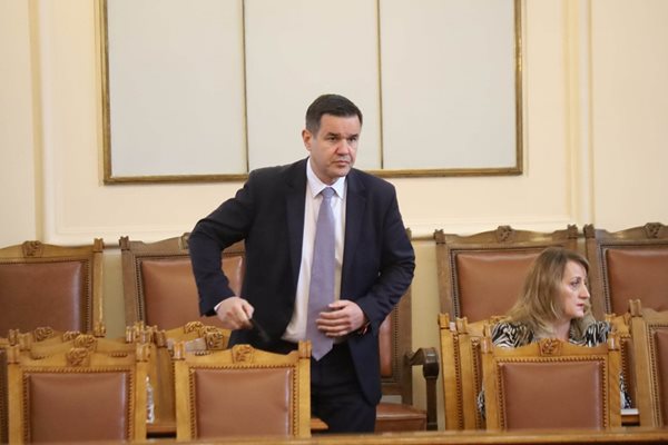 Министър Никола Стоянов.