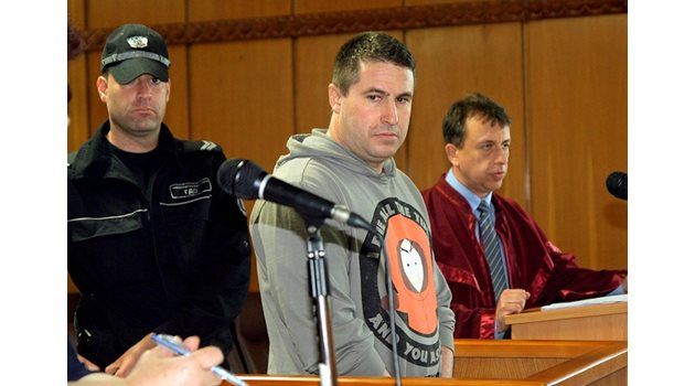 38-годишният Петър Хубенов поиска домашен арест и го получи.
