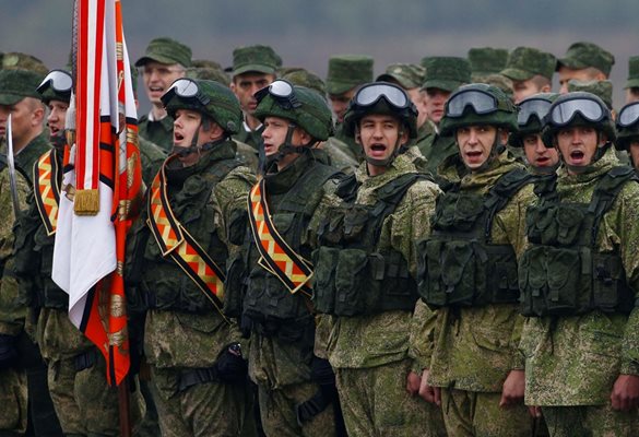 Руски военни тренират в ученията “Запад 2017”.