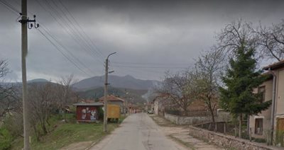 Село Тополово СНИМКА: Гугъл стрийт вю