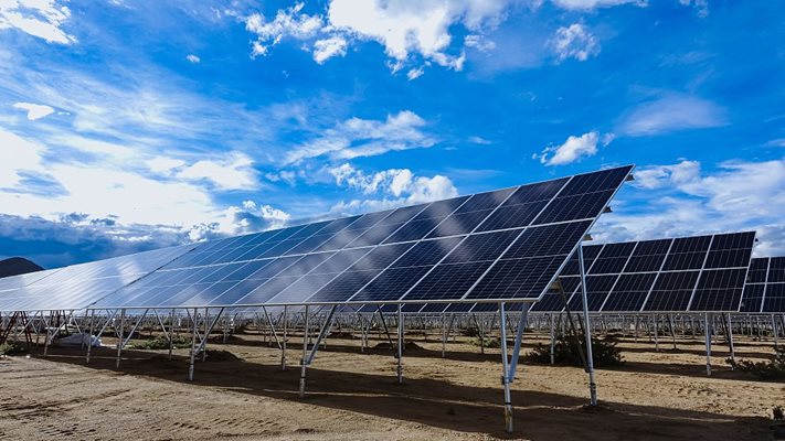 Разработената от Китай силициева слънчева клетка постигна световен рекорд за ефективност