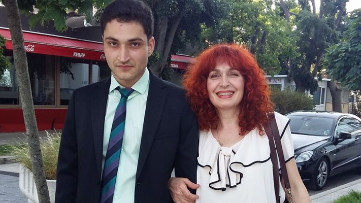 Георги, който заколи майка си в Бургас: Исках да я приключа бързо и хуманно!