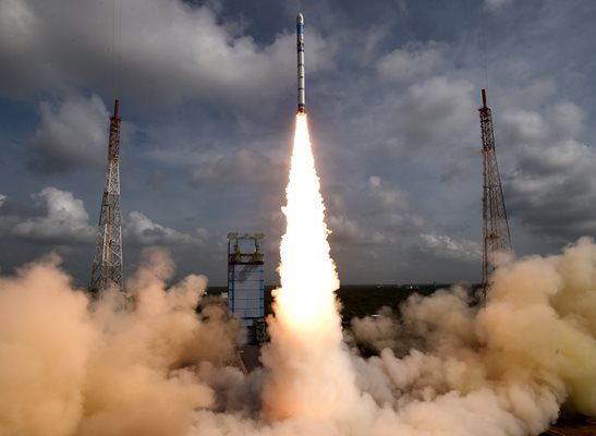 India successfully launches Earth observation satellite Photo: Twitter/@isro