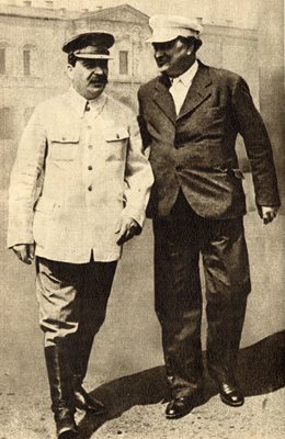 Георги Димитров (вдясно) и Йосиф Сталин в Москва