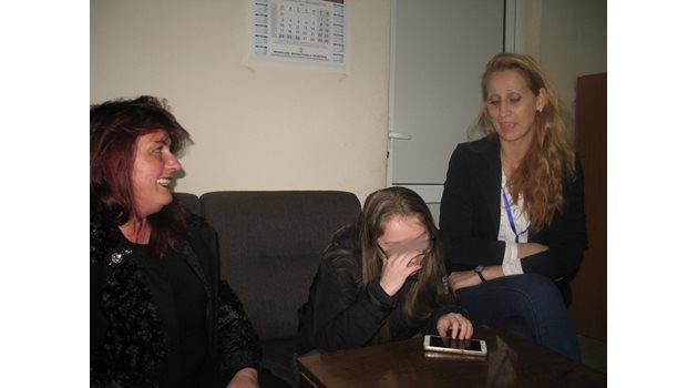Мая Ангелова, Патриция и началникът на Отдела за закрила на детето Цветелина Шойнева