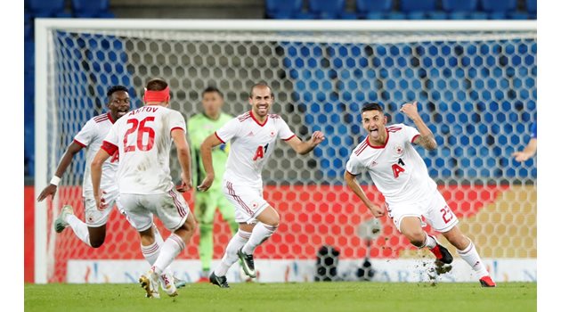 Ахмедов се плези от удоволствие след като негов удар е оформил крайното 3:1 за българите.