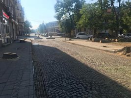 Дърветата по ул. "Даме Груев" са изсечени. Снимка: ФБ