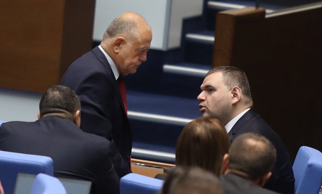 Делян Пеевски смята решението на Атанас Атанасов за прибързано.