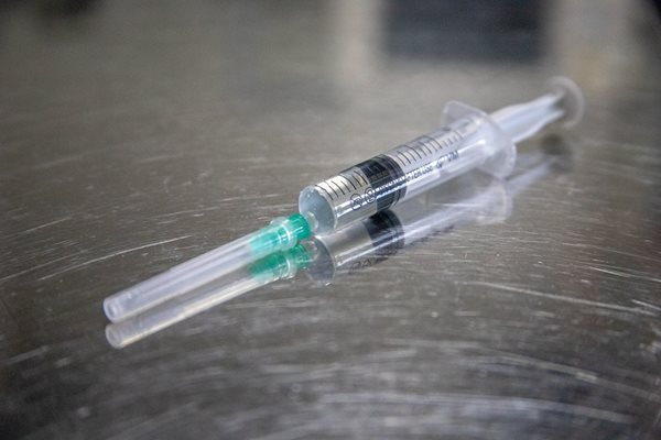 755 се ваксинираха с новата ваксина срещу COVID-19