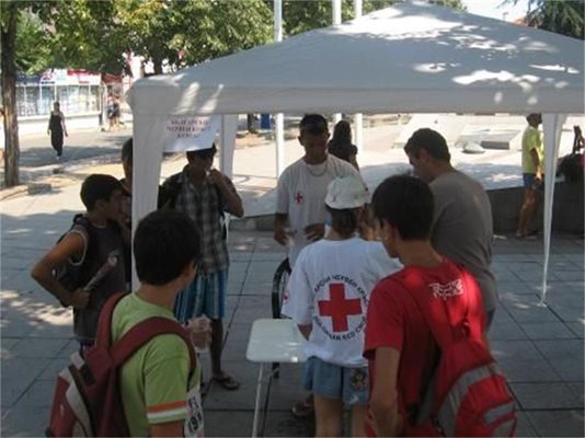В София раздават безплатна минерална вода в жегите