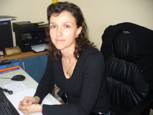 Гергана Дечева отговаря за дуалното обучение в казанлъшката фирма “М+С хидравлик”. Снимка: Авторът