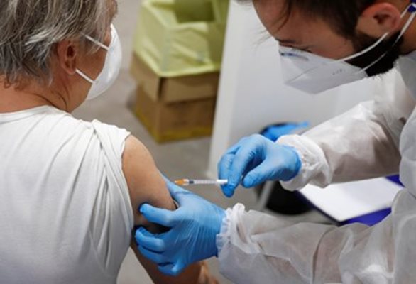 Проф. Кантарджиев: Наесен идват подсилени грипни ваксини