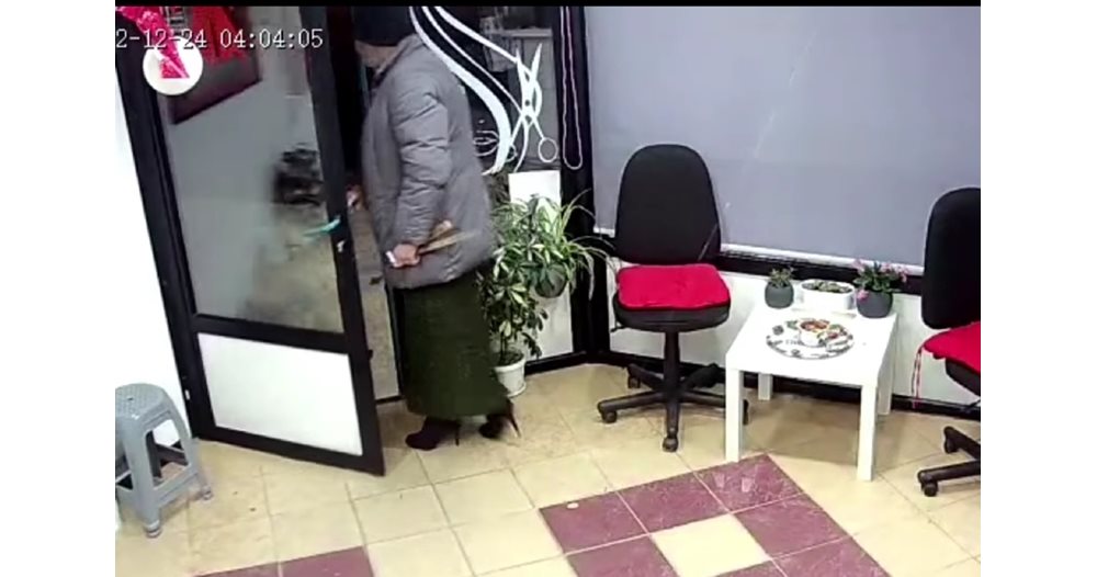 A man in a skirt and high heels robbed a hairdresser in Varna (Video)