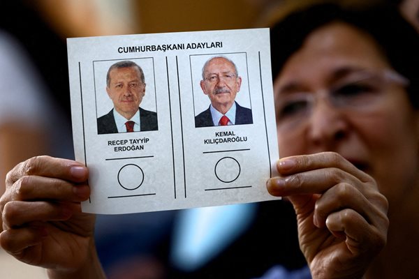 Така изглежда бюлетината за втория тур на президентските избори в Турция.
СНИМКА: РОЙТЕРС