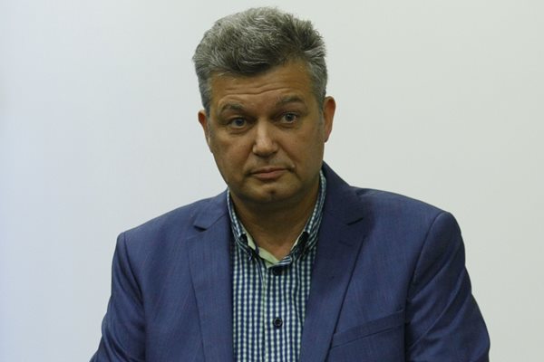 Петров призна грешките на Кабаков