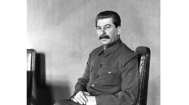 Сталин отменя убийството на Хитлер точно когато всичко е подготвено от НКВД.