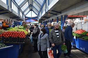 Силен внос от Турция и Гърция все още ни пази от шок със зеленчуците