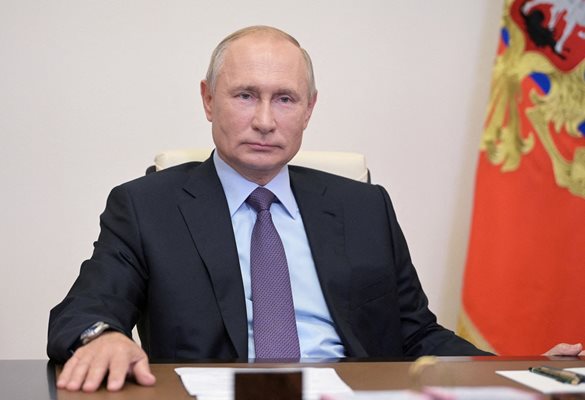 Материалът възхвалява руския президент Владимир Путин за решаването на проблема с Украйна.
СНИМКИ: РОЙТЕРС