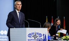 Столтенберг: НАТО обсъжда разполагане на още ядрени оръжия в бойна готовност