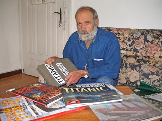 Дойчо Бояджиев е един от най-сериозните изследователи у нас на крушението на “Титаник”. 
СНИМКА: ЕВЕЛИНА ПЕНКОВА