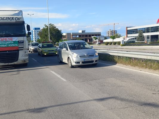 Автомобилите се придвижваха бавно, докато влязат в Пловдив.