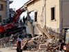 Броят на загиналите при земетресението в Италия достигна 292 души