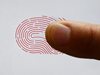 Учени откриха как да свалят пръстови отпечатъци от снимка