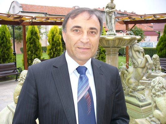 Досегашният кмет на Нова Загора Николай Грозев, който почина внезапно на 24 април, управлява общината в продължение на 15 години.
Снимка: Ваньо Стоилов