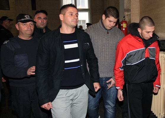 Джоно Младенов, Иво Тилков и Момчил Милчов са осъдени строго и на втора инстанция. По време на делото обаче Тилков успя да избяга от правосъдието.