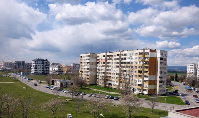 Оскъпяването на кредитите за покупка на жилища продължава да намалява въпреки усилията на БНБ за вдигане на лихвите.