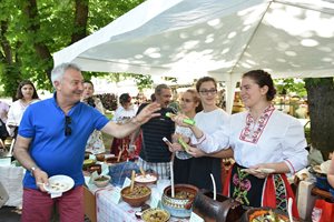 Кулинарният фестивал „Бабина душица” представя и храната през вековете