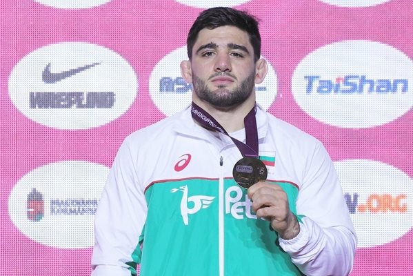 Борецът Айк Мнацаканян (77 кг) е засега последният, който завоюва квота за Париж