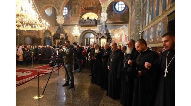 Панихидата за 40 дни от смъртта на патриарх Неофит беше отслужена в храм "Света Неделя"