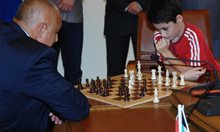 Ученикът, който матира Бойко Борисов стана световен по шах