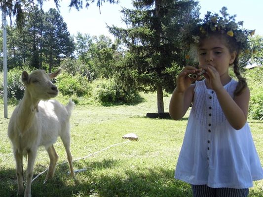 Елица много обича да е сред природата.