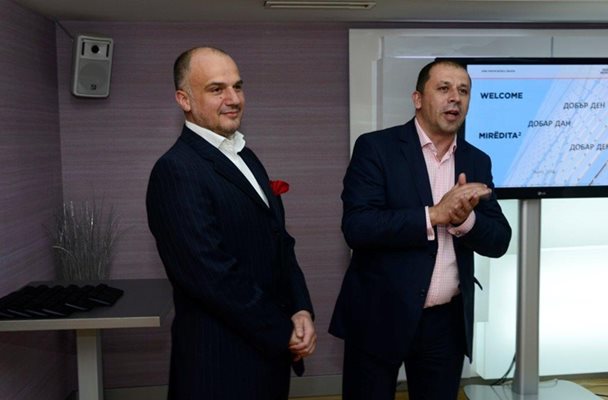 Томислав Цолов (вдясно) и Йордан Минов, който е партньор и изпълнителен директор на АПРА - Македония, както и регионален мениджър на APRA Porter Novelli Balkans Communication Group