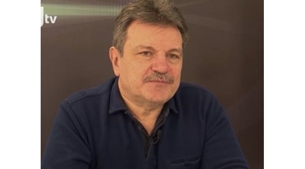 Пулмологът д-р Александър Симидчиев