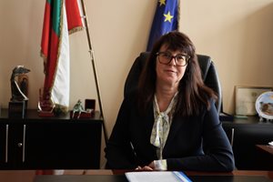 Министър Кондева: Предстои нова среща за заплатите в спешните центрове