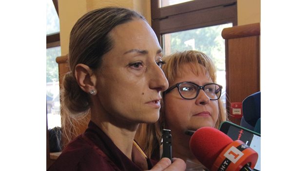 Прокурорките Евгения Щъркелова-Станкова (вляво) и Даниела Ангелова заявиха, че са удовлетворени от решението на съда.