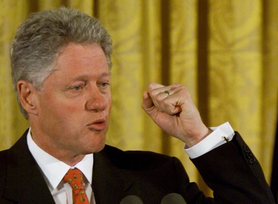 Бил Клинтън, на когото бе направен четворен байпас заради запушени артерии и има два стента в коронарната артерия, спазва тази диета.