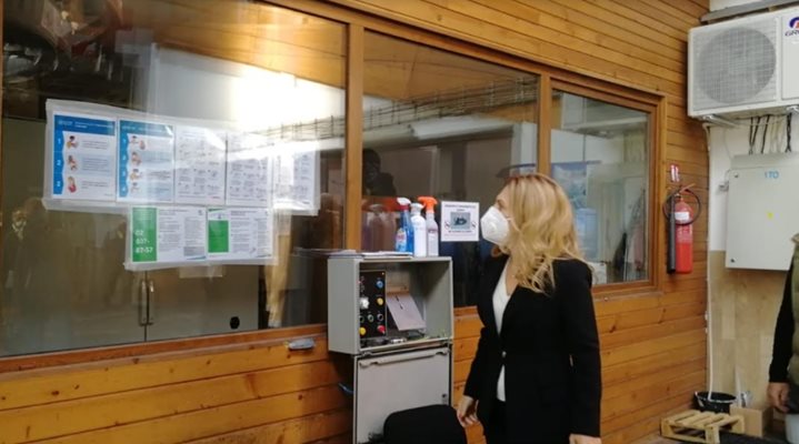 Вицепремиерът и министър на туризма Марияна Николова инспектира места за настаняване и ски съоръжения в Банско СНИМКИ: Министерството на туризма