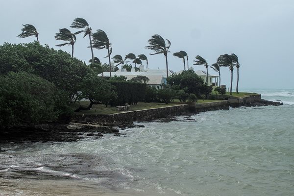 Ураганът Фиона премина през Бермудския триъгълник