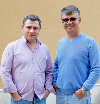 Художниците Димитър Петров и Людмил Георгиев (от ляво на дясно)