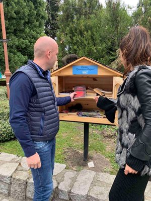Депутат дари книги на библиотеките в Банско и Добринище