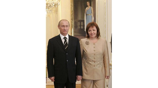 ЗАЕДНО: Владимир Путин и Людмила Путина.