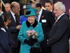 Кралица Елизабет II очаква шестото си правнуче