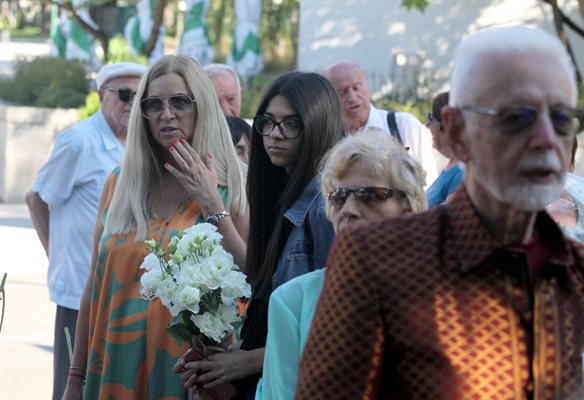 Катерина (в средата) дойде с майка си Силвия Пантева
Снимки: Юлиян САВЧЕВ