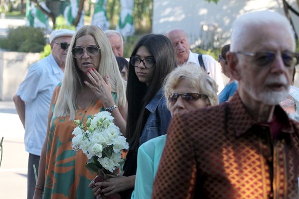 Катерина (в средата) дойде с майка си Силвия Пантева
Снимки: Юлиян САВЧЕВ