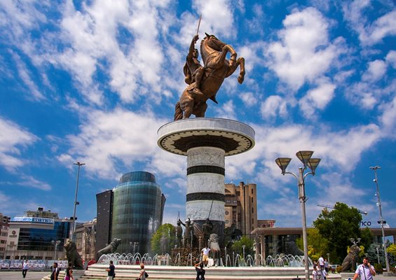 Паметникът на Александър Македонски в центъра на Скопие СНИМКА: АРХИВ