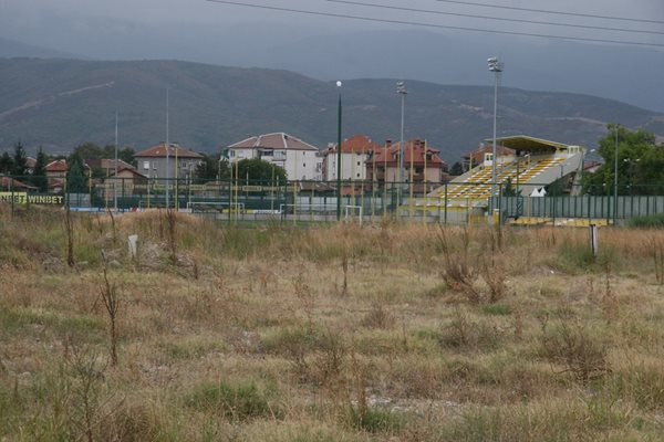 Този терен в кв. "Коматево" ще бъде превърнат в парк